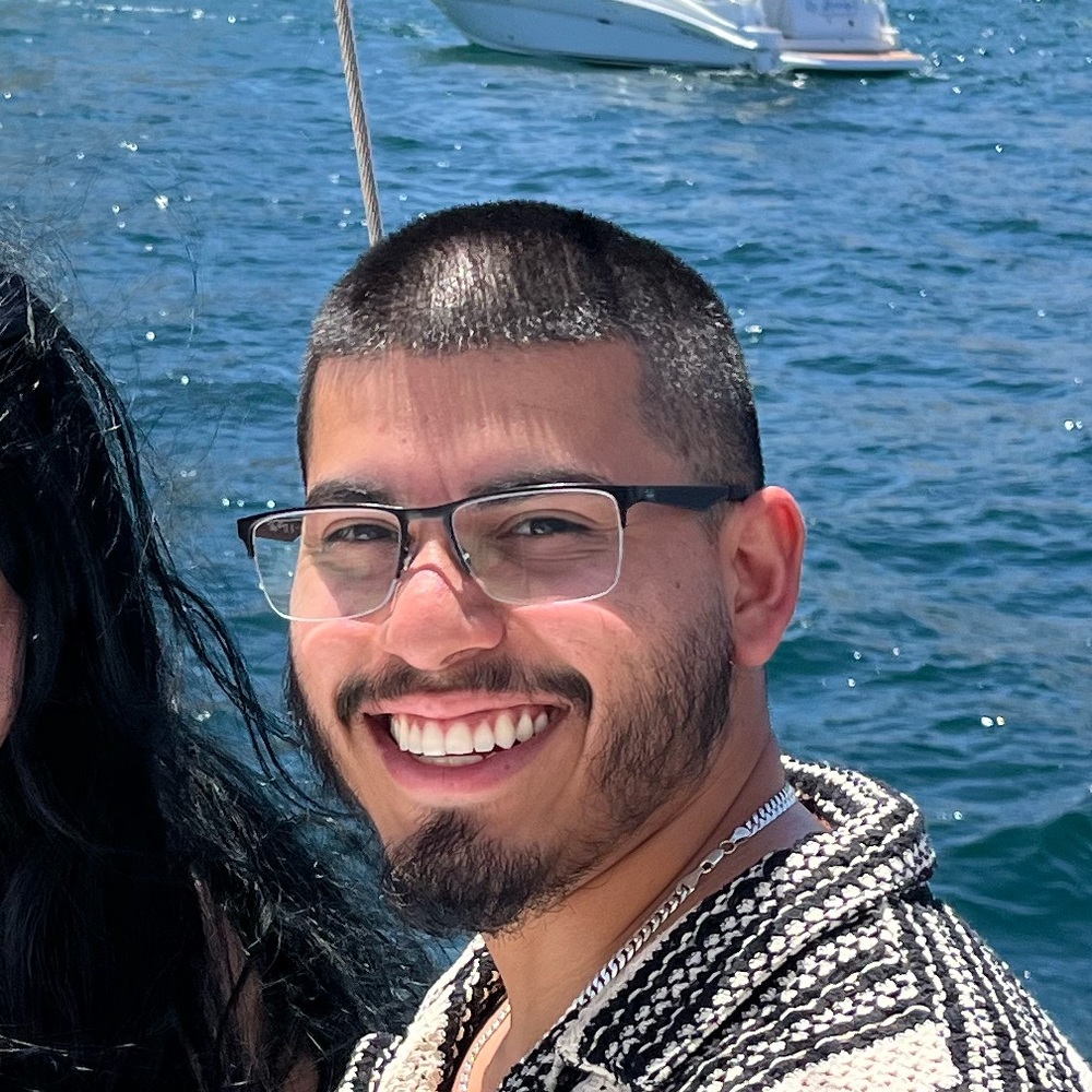 Meet your Posher, Adan